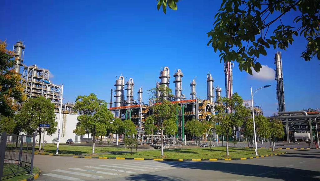 厂区景观.jpg 厂区景观.jpg